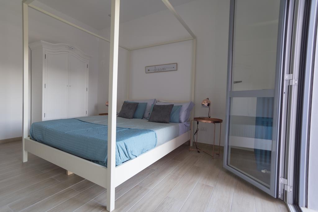 La Maison Extravagante Guest house Saronno