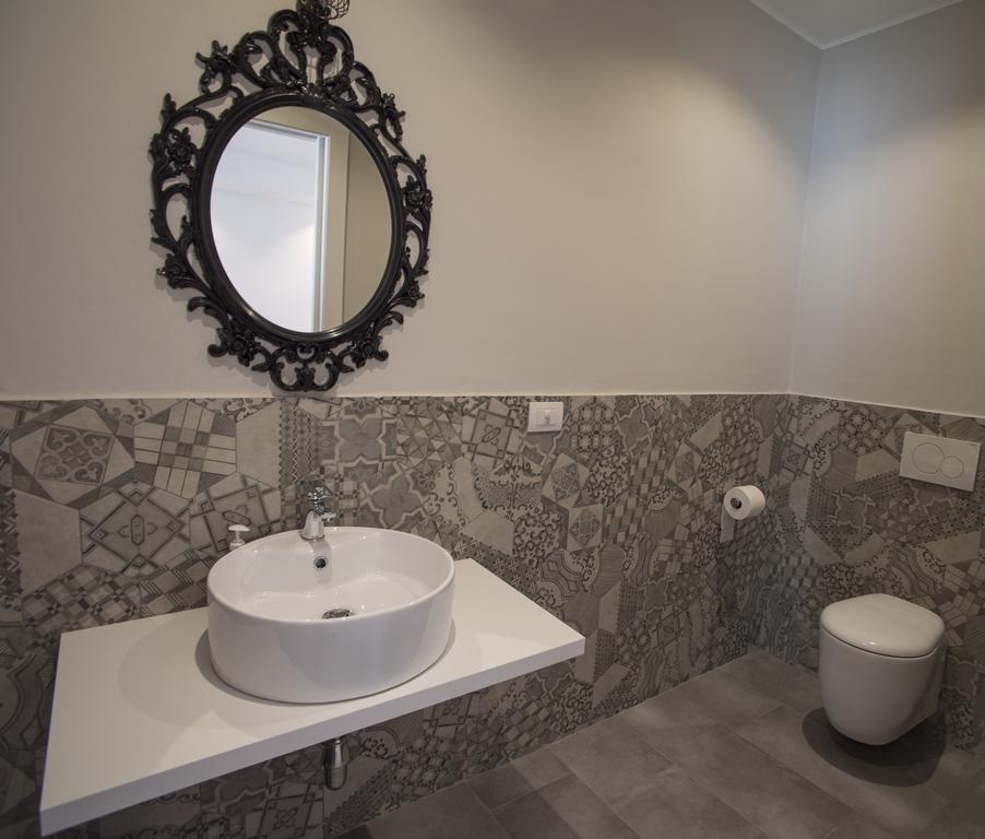 La Maison Extravagante Guest house Saronno